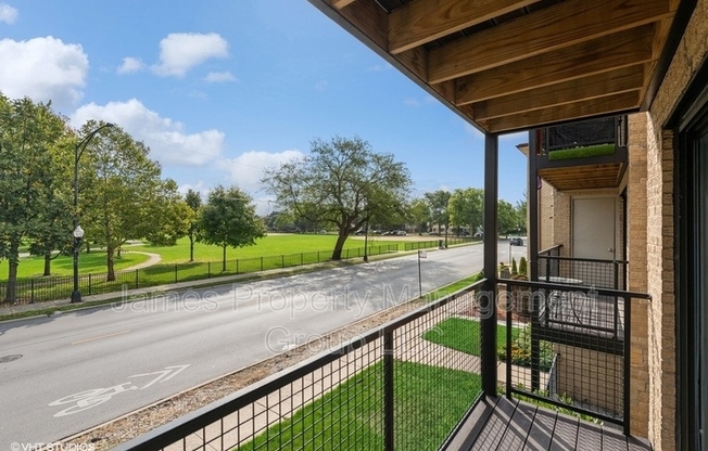 3936 N NARRAGANSETT 2 N