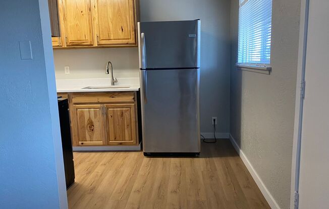 1 bed, 1 bath, 600 sqft, $1,125, Unit #32T