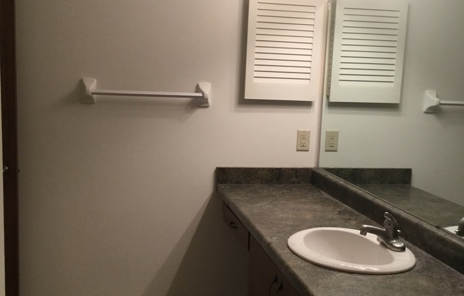 2 beds, 1 bath, 965 sqft, $1,750, Unit 7549CF