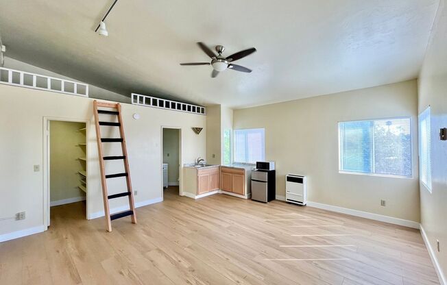 Upstairs Spacious ADU Studio with Loft and Walk-In Closet. All utilities included!
