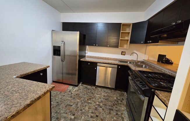 Bright 1 bed 1 bath, private patio, gated community with pool, FREE covered garage parking