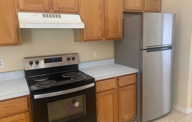 Beautiful 4 bedroom, 2 bathroom home in Southchase