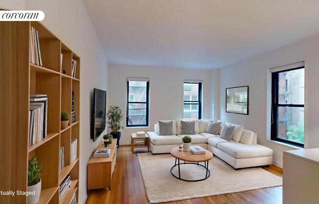 339 E 57 ST