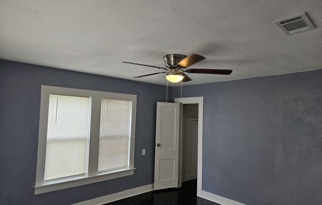 2 beds, 1 bath, $1,200