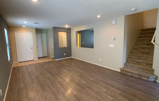 Upgraded 3 bedroom home with loft and den. Over 2000 sq/ft 215/Russell 2150/Mo