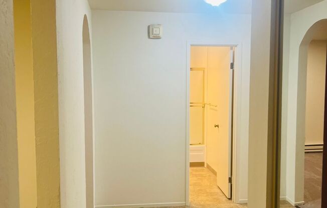 2 beds, 1 bath, $3,000, Unit Unit 133