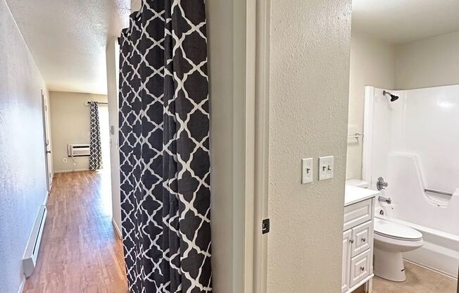 2 beds, 1 bath, 740 sqft, $1,499, Unit 814 - Unit 206