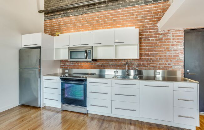 1 bed, 1 bath, 624 sqft, $950, Unit Loft K