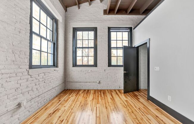 1 bed, 1 bath, 611 sqft, $1,095, Unit 307