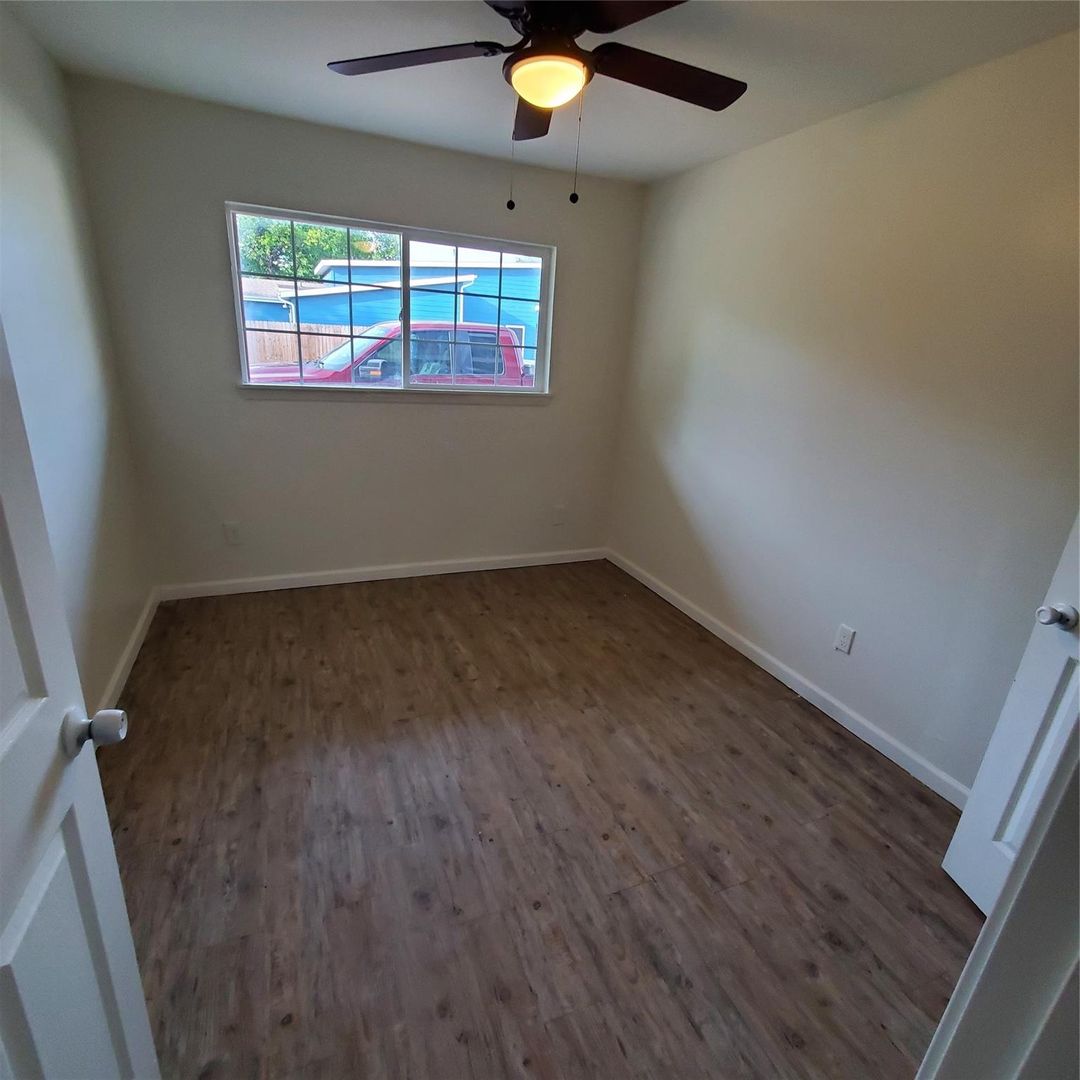 Updated 2-Bedroom Unit in Prime Dallas Location – Water Included!