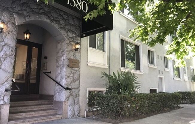 1580 Madison