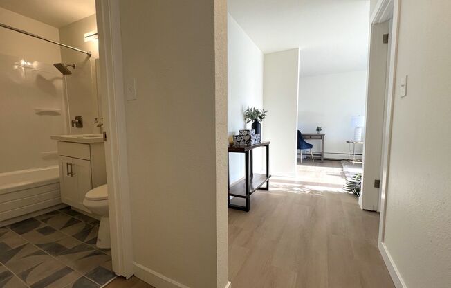 2 beds, 1 bath, 735 sqft, $2,125, Unit 109