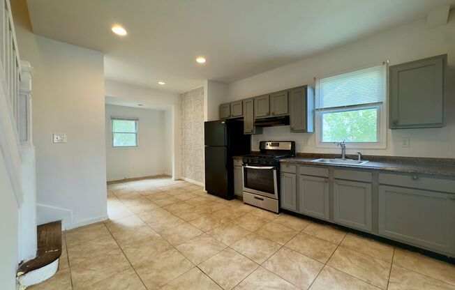 Charming 4 Bedroom/2 Bathroom in Asbury Ave, MD!