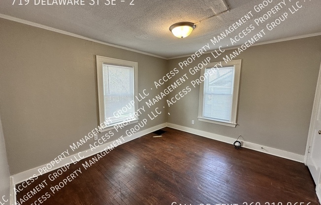 719 DELAWARE ST SE