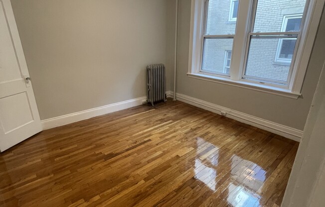 1 bed, 1 bath, $2,750, Unit 14