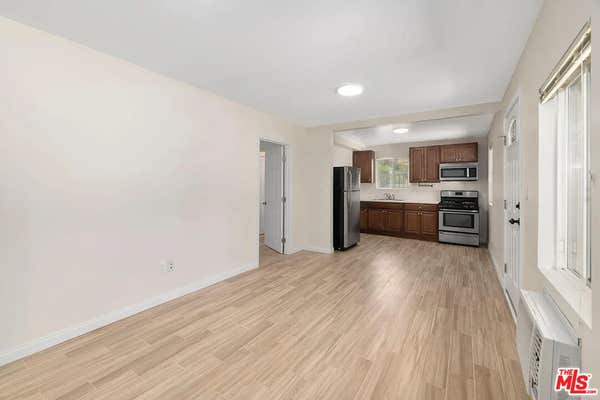 5249 1/2 Satsuma Ave