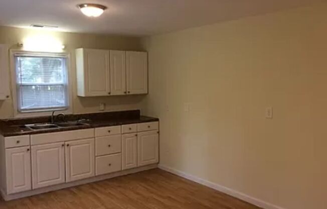 The Cozy Home: 3-Bedroom Rental in Vibrant Apex
