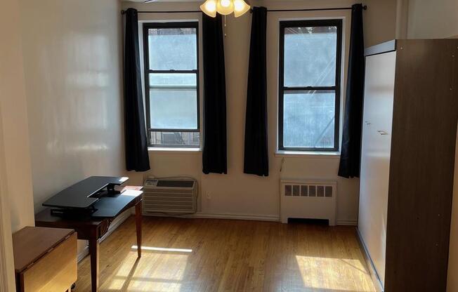 223 E 78 ST