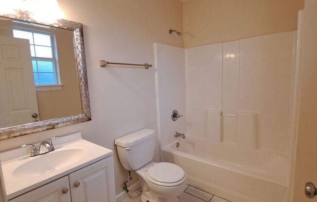 5 beds, 2 baths, 2,119 sqft, $2,200, Unit 2509