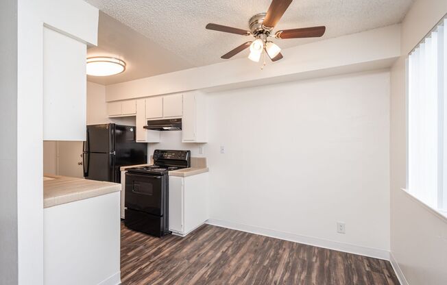 1 bed, 1 bath, 660 sqft, $1,490, Unit 9