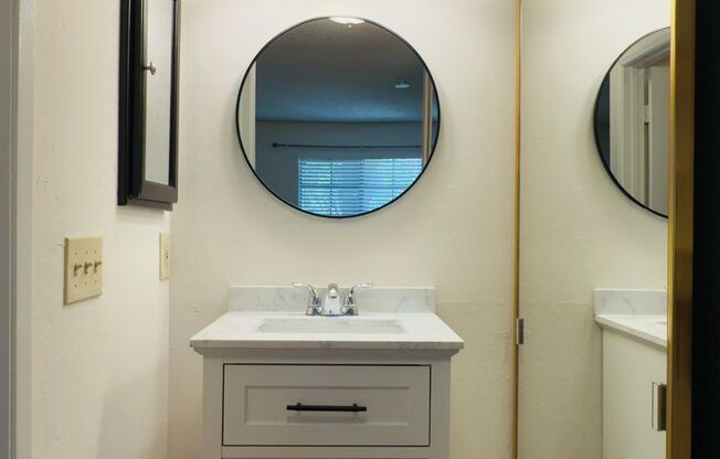 Charming 1 Bedroom Condo in Stoney Brook
