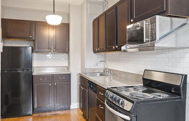 Studio, 1 bath, 418 sqft, $845, Unit 806