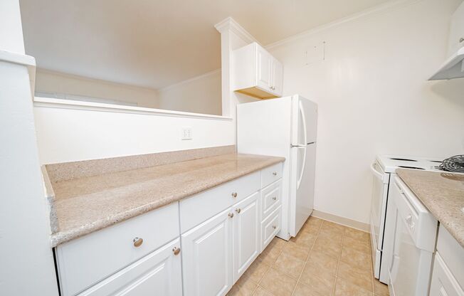 2 beds, 1 bath, $2,195, Unit 3