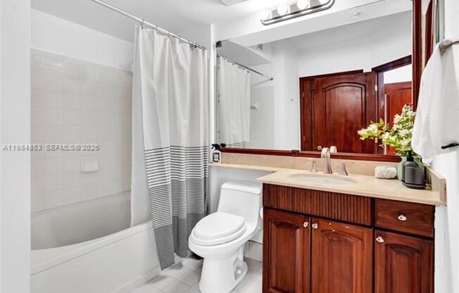 2 beds, 2 baths, 1,116 sqft, $4,000, Unit 17150 N Bay Rd # 2205