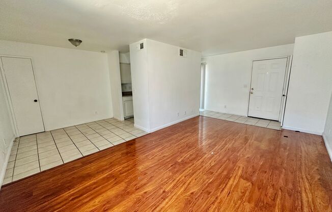 2 beds, 2 baths, 800 sqft, $1,050, Unit A