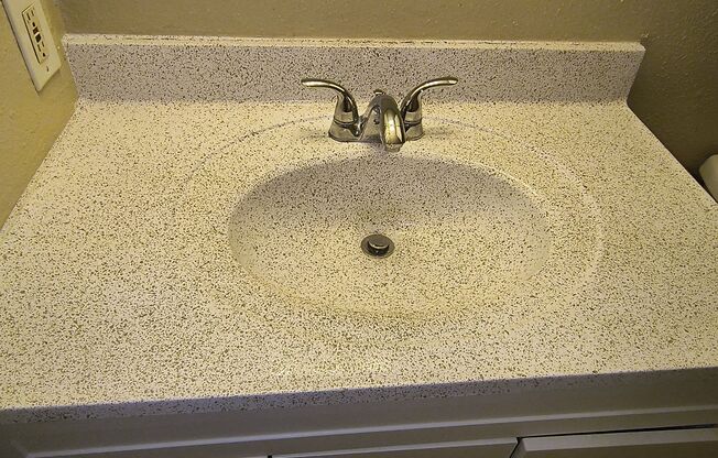 1 bed, 1 bath, 660 sqft, $875, Unit N105