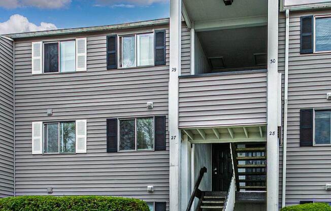 2 beds, 1 bath, 980 sqft, $1,645