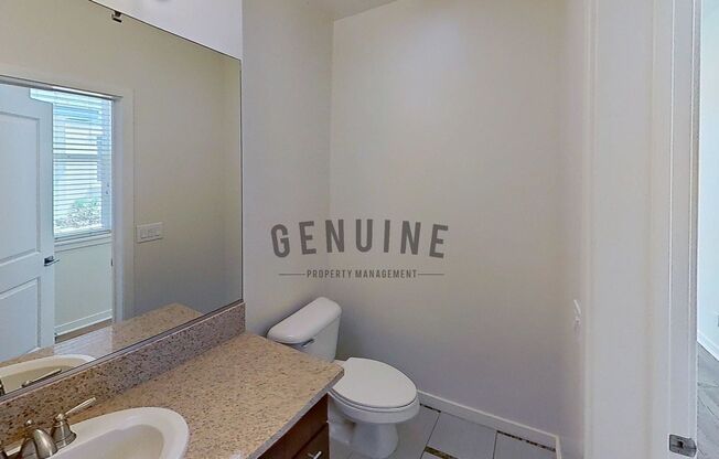 3Bd 2.5Ba Tri-Level Home w/Rooftop Deck