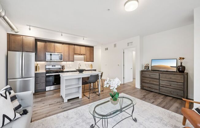 2 beds, 2 baths, 945 sqft, $1,925, Unit 606