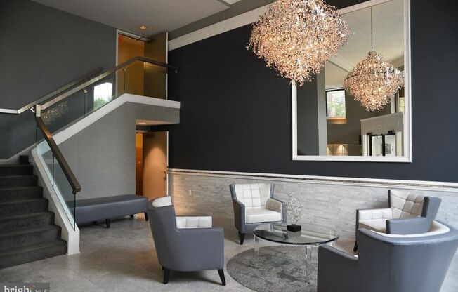 2111 Wisconsin Avenue NW, Unit 406