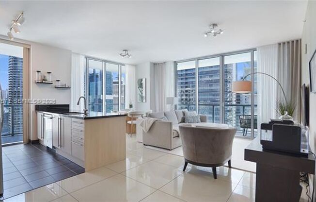 2 beds, 2 baths, $4,400, Unit # 3220 N