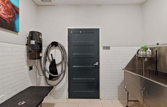 1 bed, 1 bath, 726 sqft, $995, Unit 210