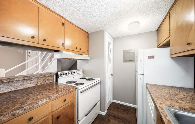 1 bed, 1 bath, $1,150, Unit UNIT F