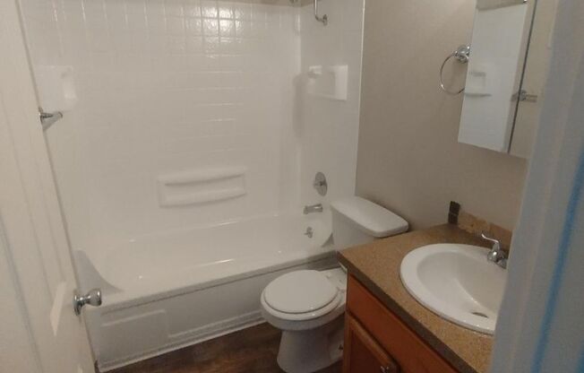 2 beds, 1 bath, 776 sqft, $1,500, Unit 098