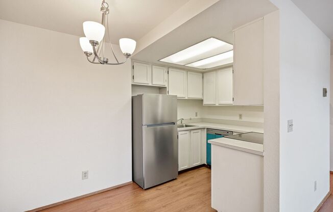 1 bed, 1 bath, 609 sqft, $1,475, Unit 402