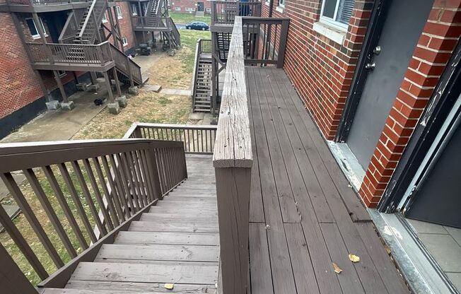 2 beds, 1 bath, 750 sqft, $1,195, Unit B05 1038 18