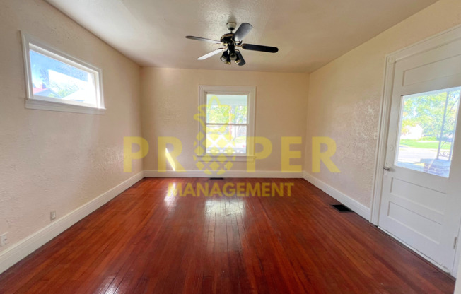 3 beds, 1 bath, $1,100