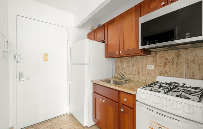 Studio, 1 bath, 400 sqft, $3,400, Unit 20BB