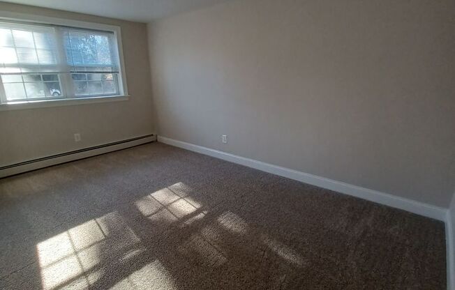 2 beds, 1 bath, 1,100 sqft, $1,600, Unit G207