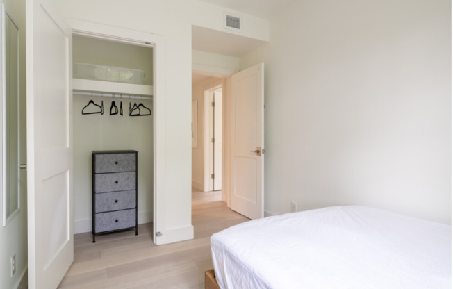529 G ST SE
