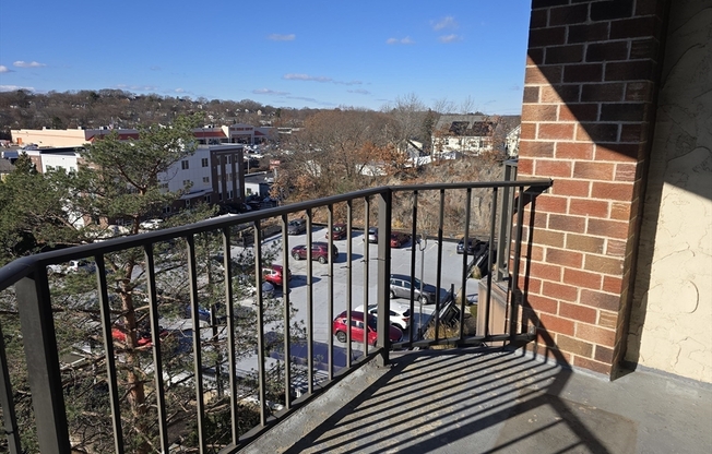 2 beds, 2 baths, 852 sqft, $2,380, Unit 502