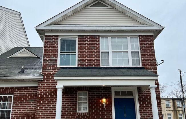 Spacious 3 Bedroom End Unit- Baltimore, MD