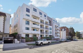 Modern Aesthetic, Amenities and Appliances Available! Take a Tour!