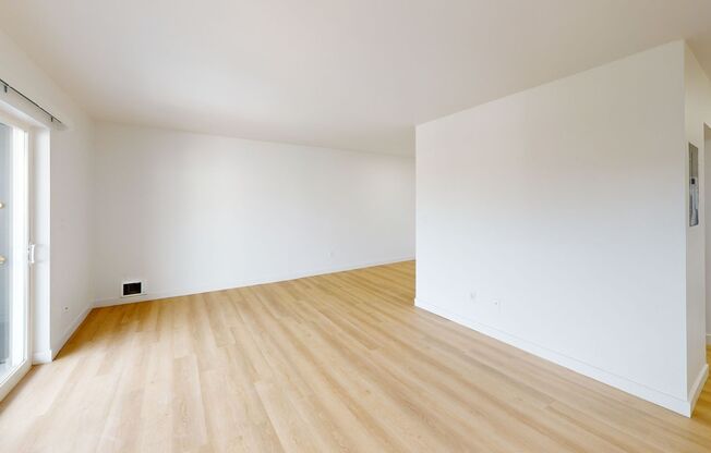 1 bed, 1 bath, 805 sqft, $1,945, Unit 107