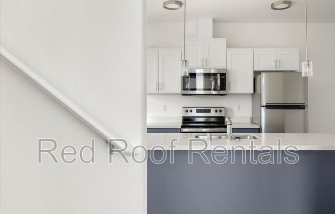 1438 E 31 ST