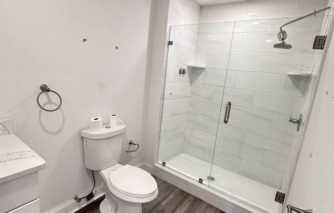 2 beds, 1 bath, $1,325, Unit 412